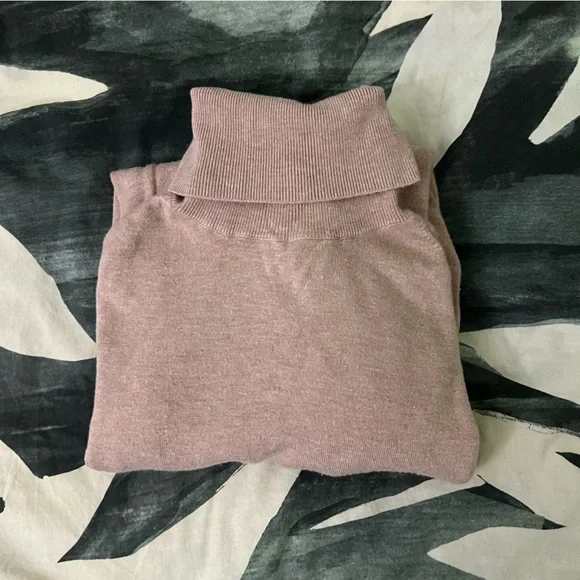 ZARA Pastel Pink Long-Sleeve Turtleneck Top Slim Fit Comfy White Pearl Buttons L - Picture 7 of 16